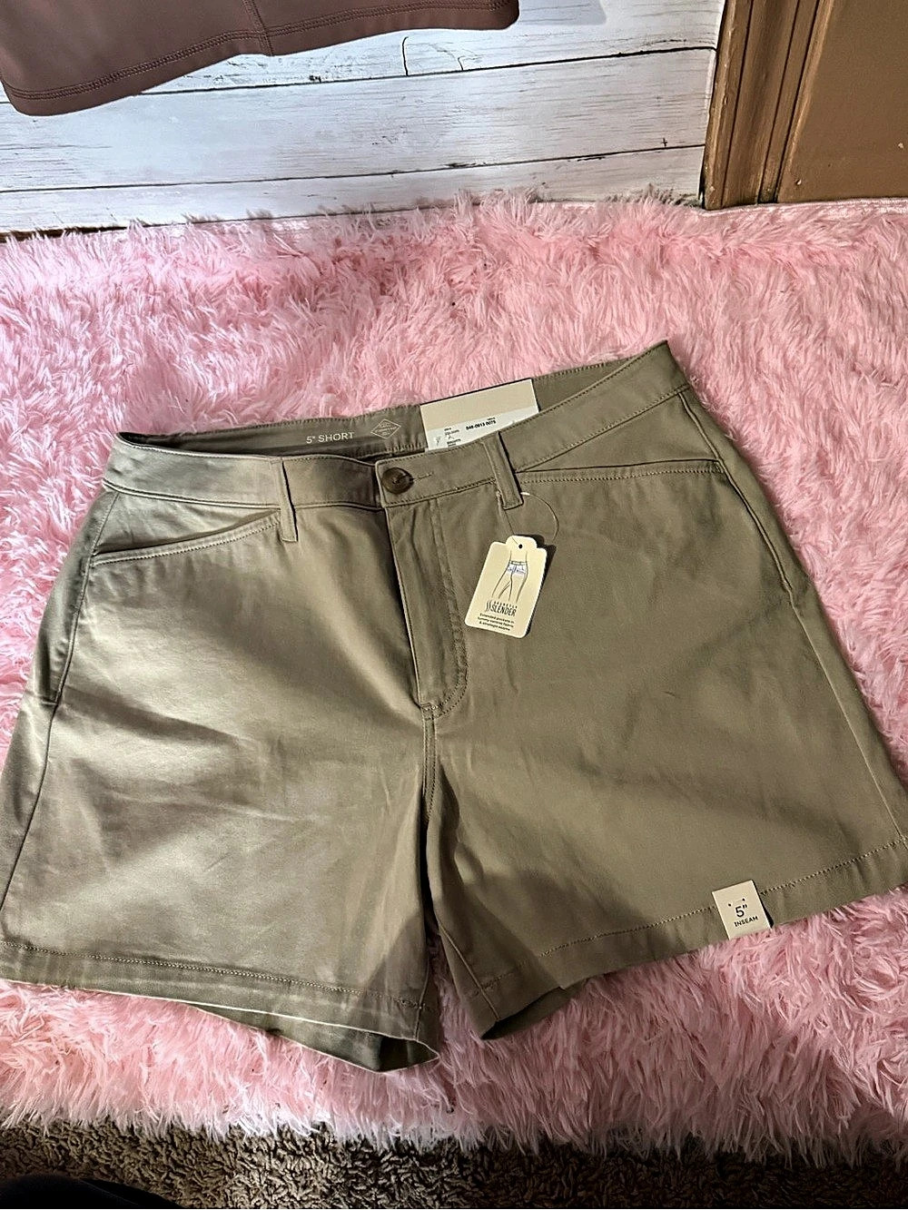 St. John's Bay Mid-Rise Easy Fit 5 Inch Short Shorts Green Size 12